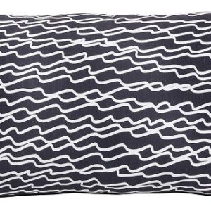 SCARLETTE – coussin 30×50 cm noir blanc satin imprimé lignes graphiques