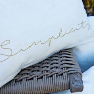 SIMPLICITY – Coussin 60 x 40 cm – Blanc Imprimé Message