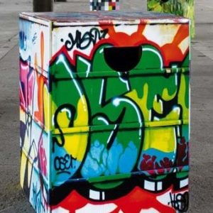 GRAFFITI –  Tabouret en Carton Design